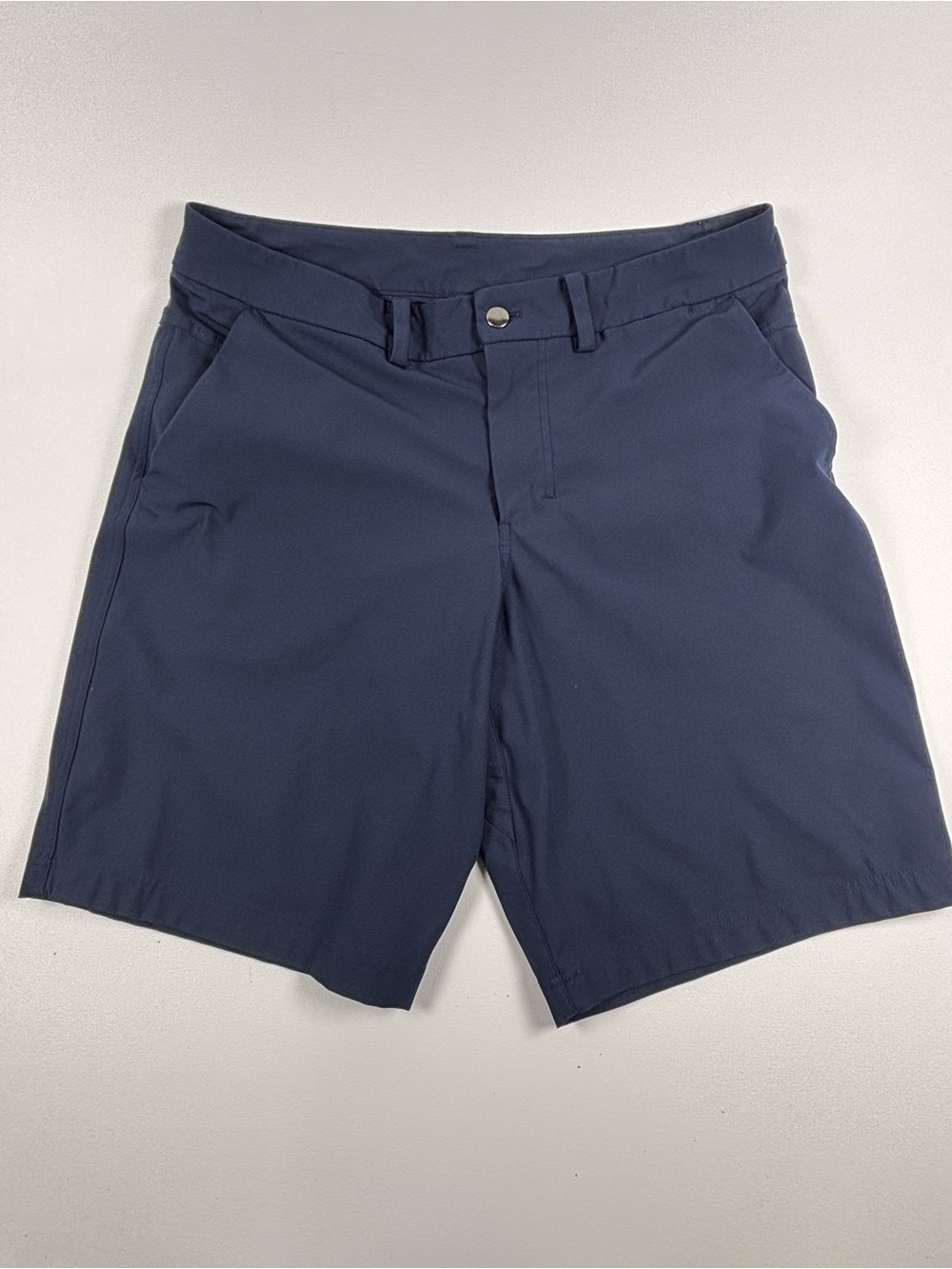 lululemon athletica Men's Dark Navy Flat-Front Shorts 34